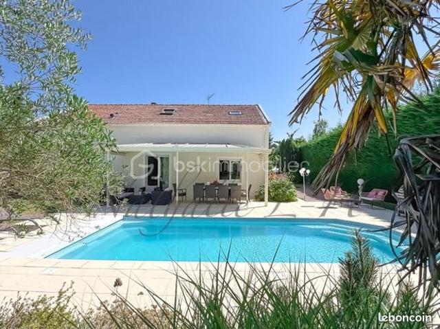 Pavillon 6 pièces 224 m²