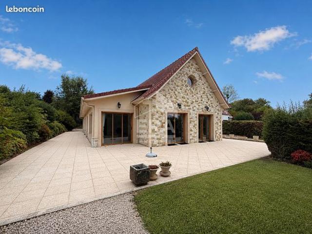 Pavillon 6 pièces 226 m²