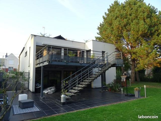 Pavillon 6 pièces 229 m²