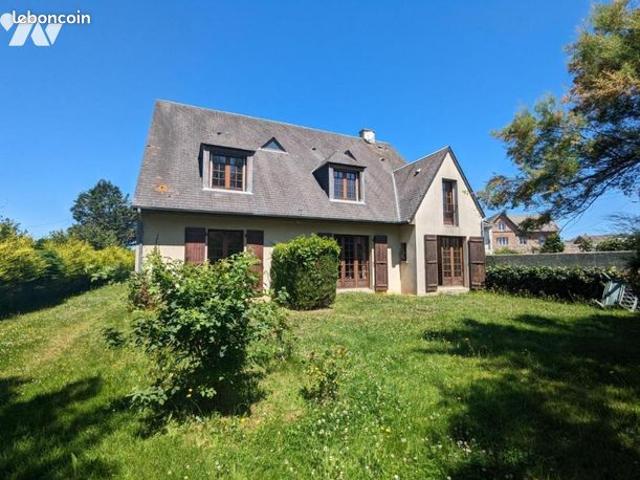 Pavillon 6 pièces 248 m²