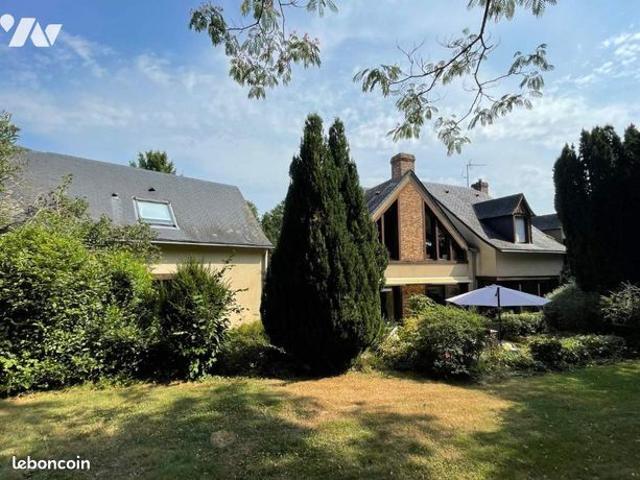 Pavillon 6 pièces 254 m²