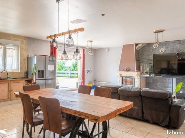 Pavillon 6 pièces 279 m²