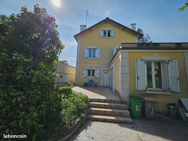 Pavillon 7 pièces 120 m²