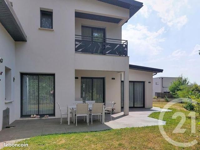 Pavillon 7 pièces 130 m²
