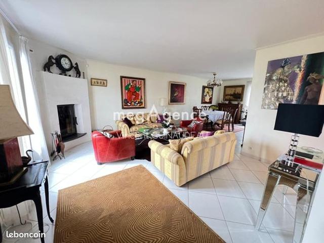 Pavillon 7 pièces 136 m²