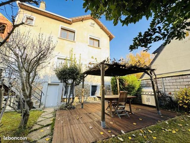 Pavillon 7 pièces 140 m²