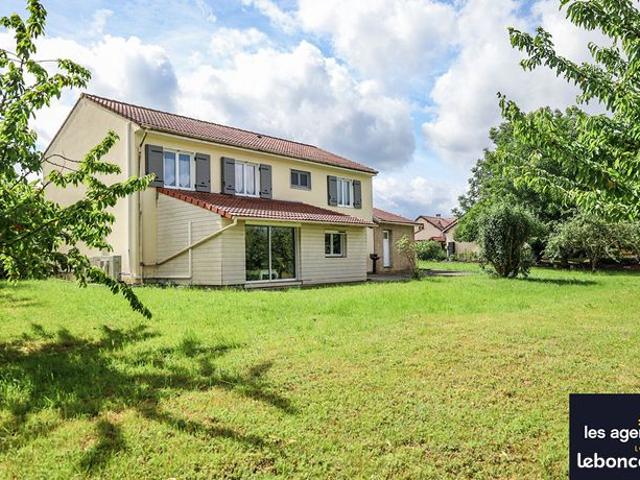 Pavillon 7 pièces 144 m²