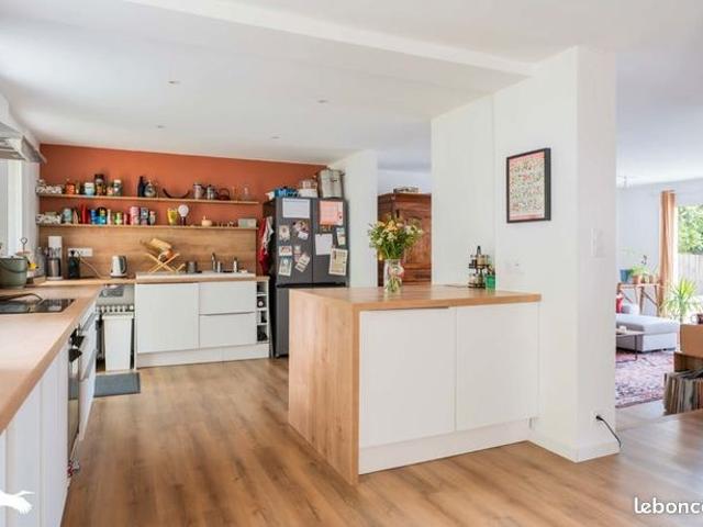 Pavillon 7 pièces 148 m²