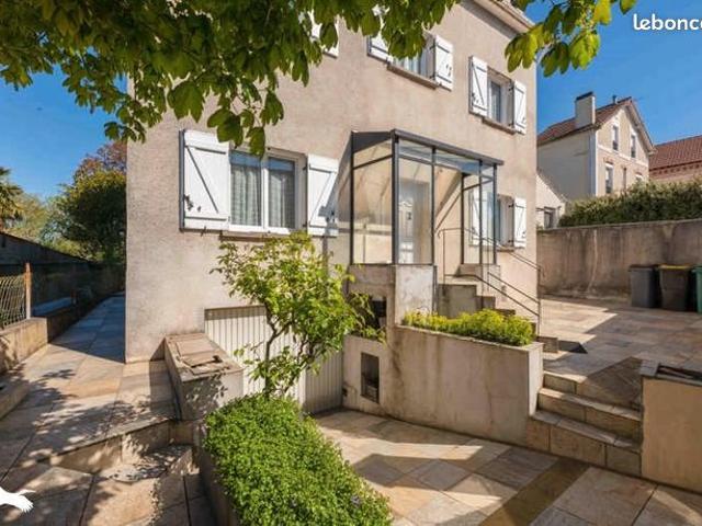 Pavillon 7 pièces 150 m²