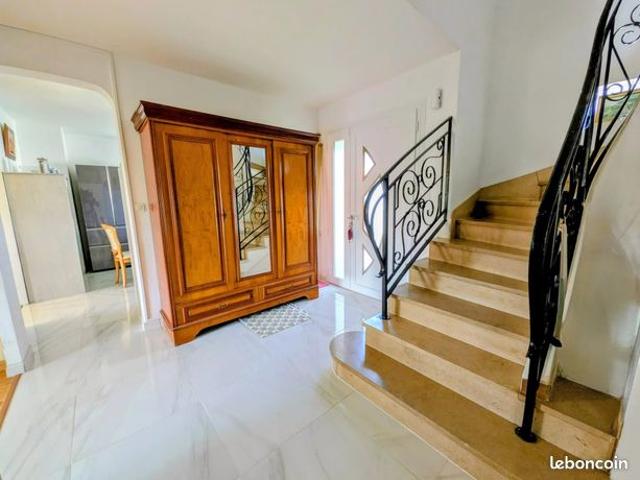 Pavillon 7 pièces 164 m²