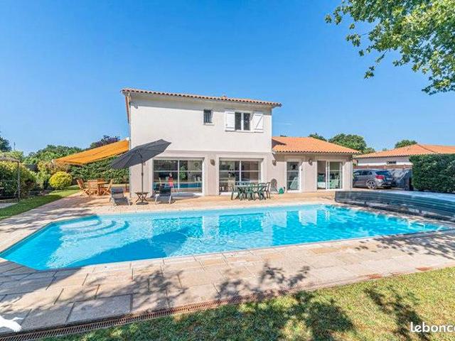 Pavillon 7 pièces 174 m²