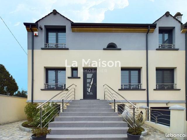 Pavillon 7 pièces 180 m²