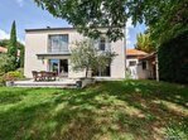 Pavillon 7 pièces 182 m²