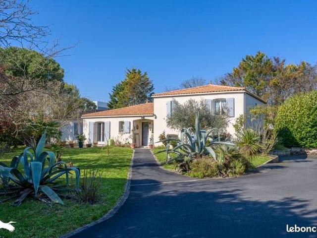 Pavillon 7 pièces 195 m²
