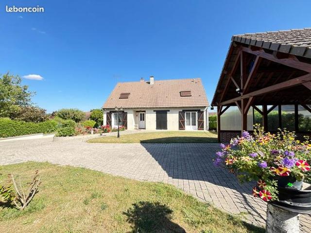 Pavillon 7 pièces 196 m²