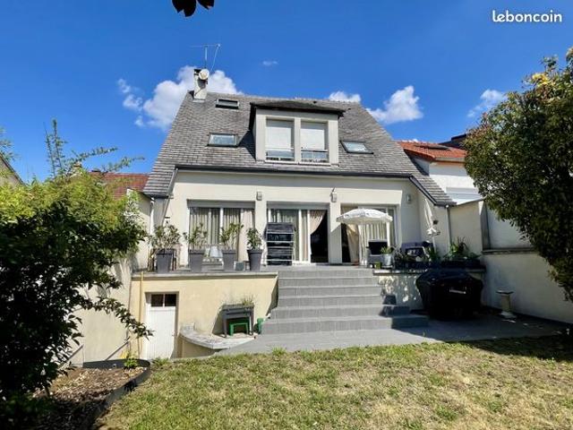 Pavillon 7 pièces 200 m²