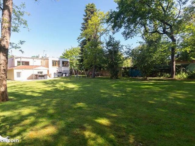 Pavillon 7 pièces 200 m²