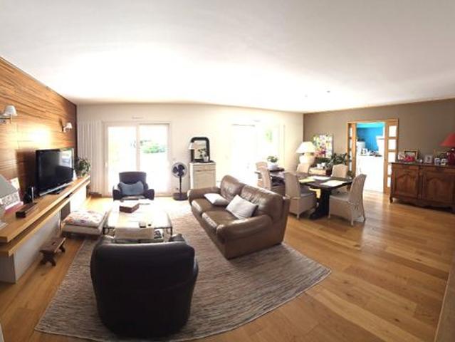 Pavillon 7 pièces 202 m²