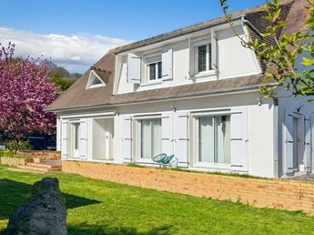 Pavillon 7 pièces 207 m²