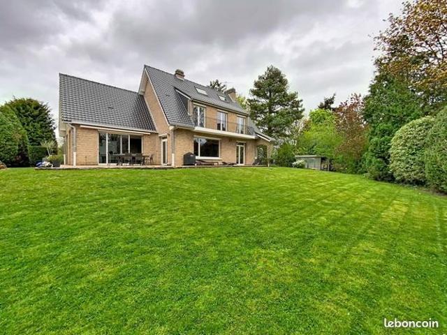 Pavillon 7 pièces 210 m²