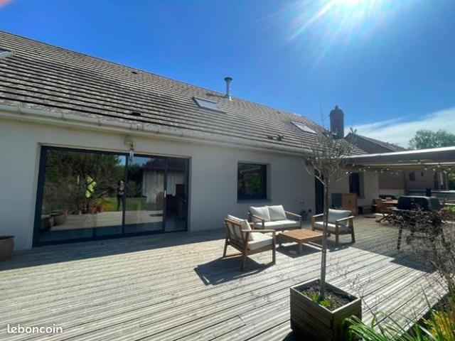 Pavillon 7 pièces 215 m²