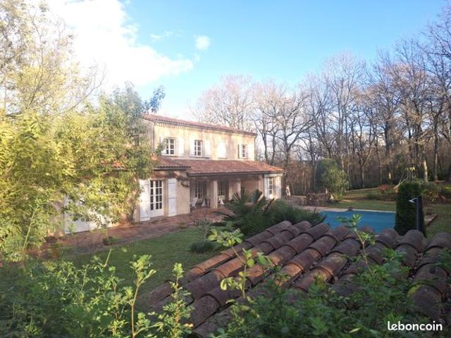 Pavillon 7 pièces 215 m²
