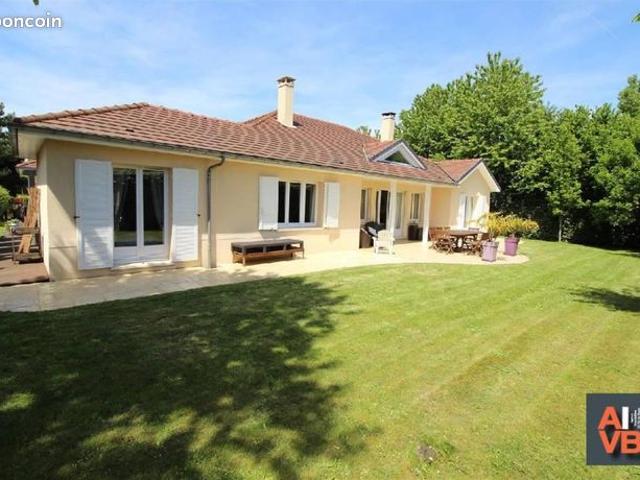 Pavillon 7 pièces 218 m²