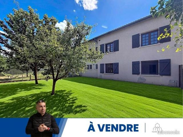 Pavillon 7 pièces 220 m²
