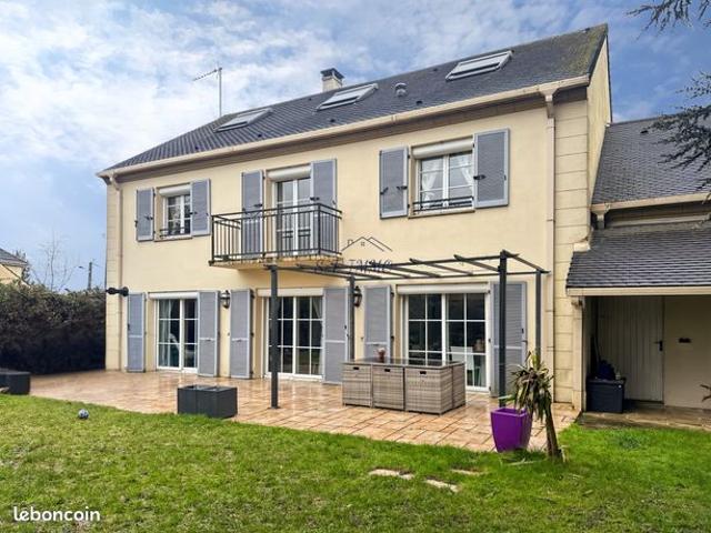 Pavillon 7 pièces 223 m²