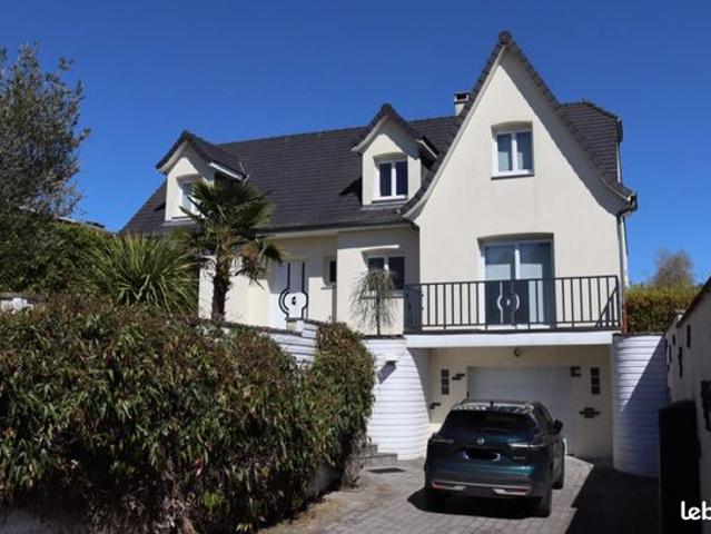 Pavillon 7 pièces 223 m²