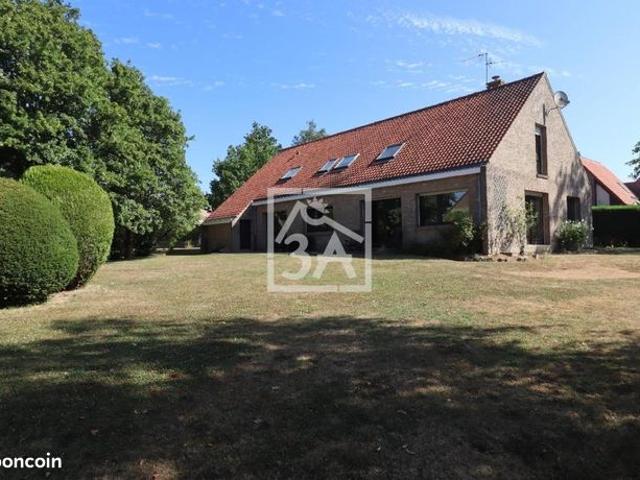 Pavillon 7 pièces 240 m²