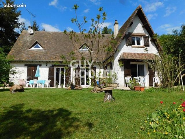 Pavillon 7 pièces 240 m²