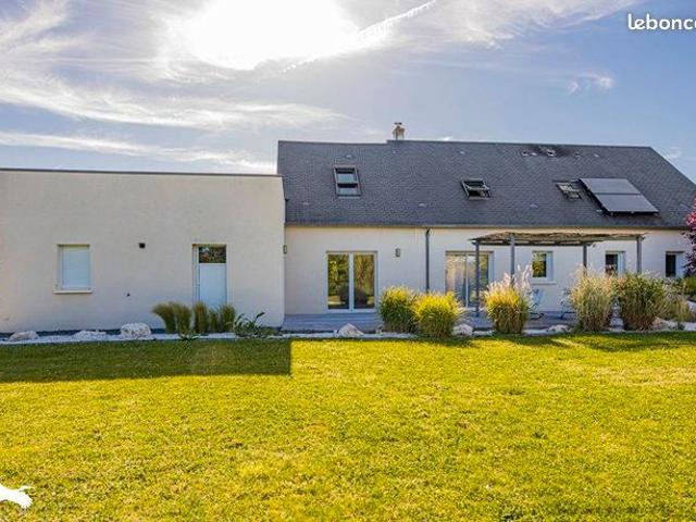 Pavillon 7 pièces 240 m²