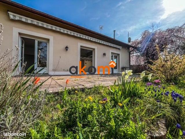 Pavillon 7 pièces 259 m²
