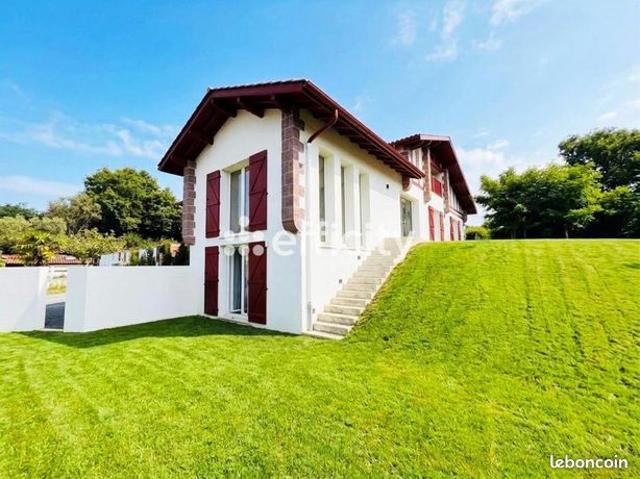 Pavillon 7 pièces 265 m²