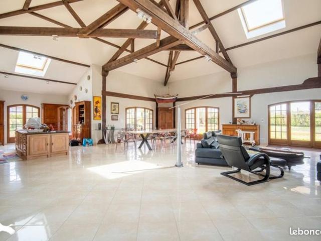 Pavillon 7 pièces 285 m²