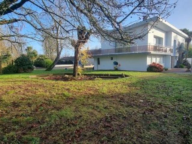 Pavillon 7 pièces 310 m²