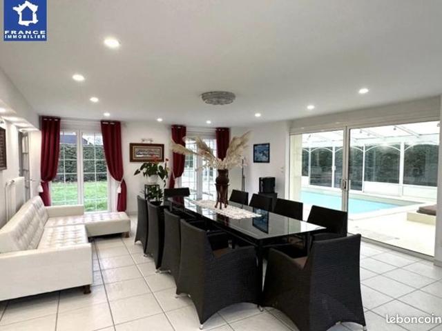 Pavillon 7 pièces 350 m²