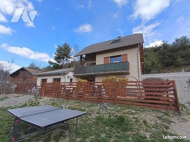 Pavillon 8 pièces 127 m²