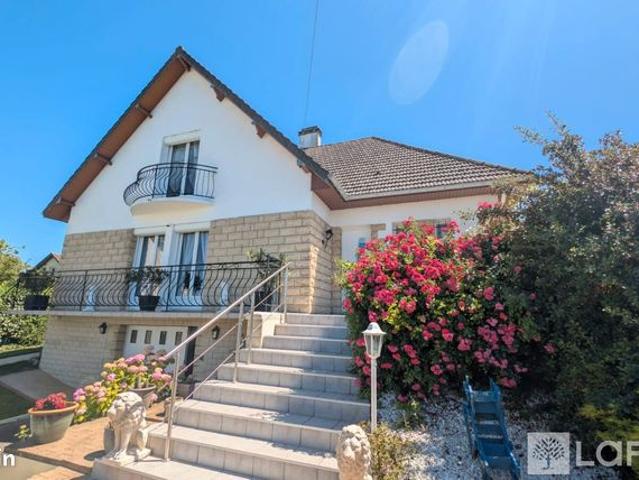 Pavillon 8 pièces 134 m²