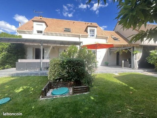 Pavillon 8 pièces 135 m²