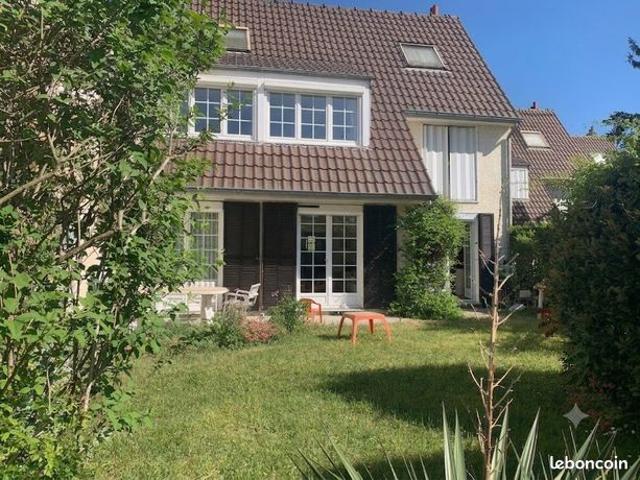 Pavillon 8 pièces 139 m²