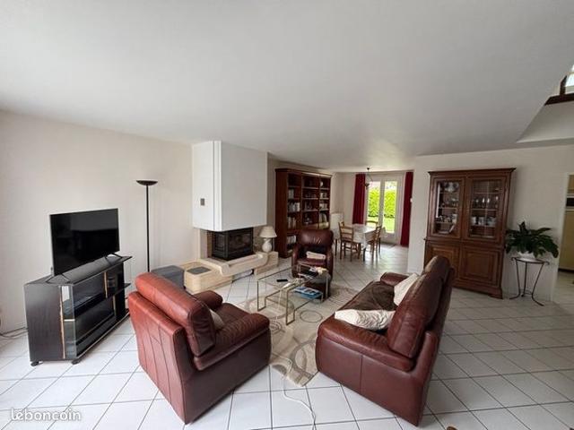 Pavillon 8 pièces 145 m²