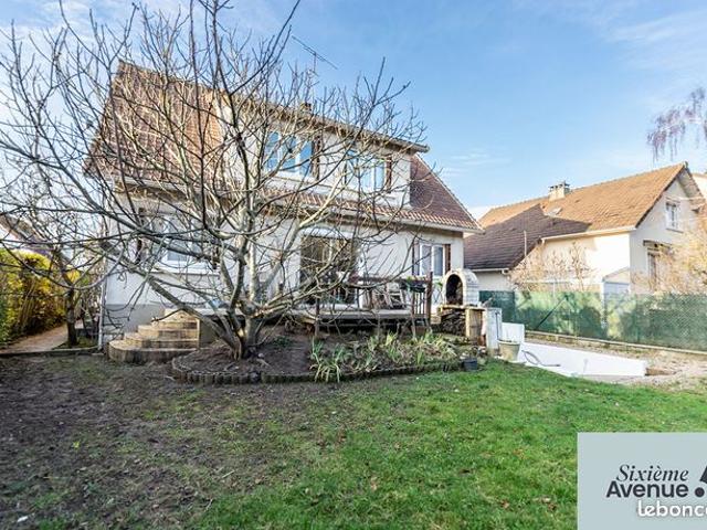 Pavillon 8 pièces 145 m²