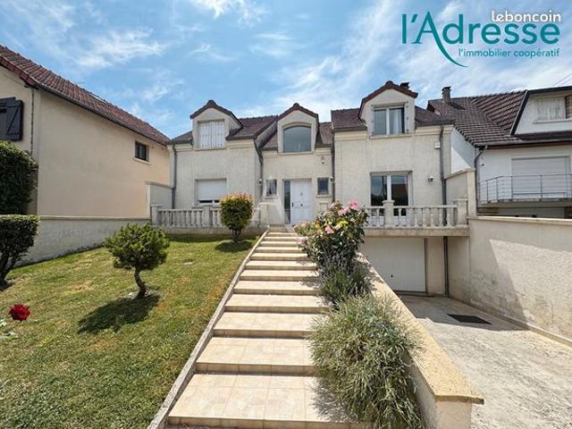 Pavillon 8 pièces 152 m²