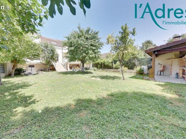 Pavillon 8 pièces 152 m²