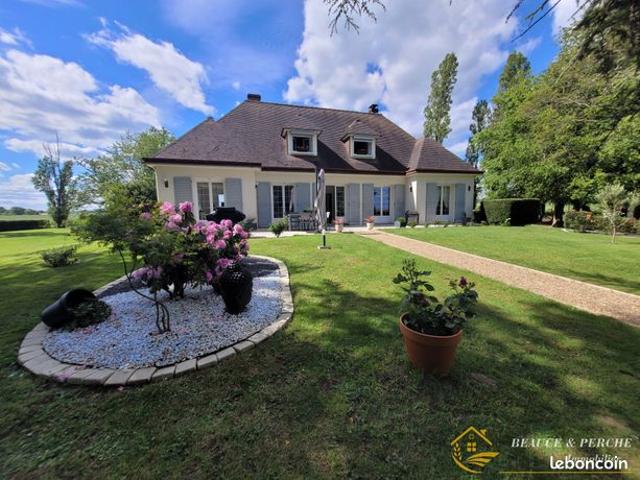 Pavillon 8 pièces 157 m²