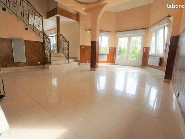 Pavillon 8 pièces 160 m²