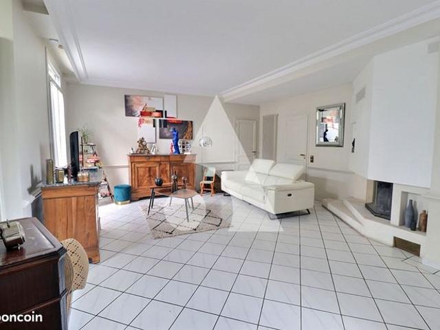 Pavillon 8 pièces 160 m²