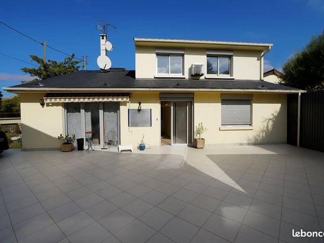Pavillon 8 pièces 162 m²
